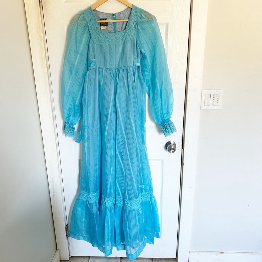 Vintage 1970’s Blue Pantel Maxi Dress Long Sleeve Lace Trim Fairycore Trad-wife - Picture 3 of 14